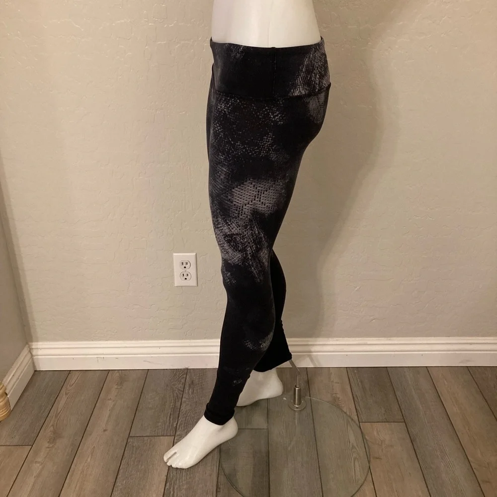 ALO Yoga Women’s Airbrush Active Leggings In Oman Small